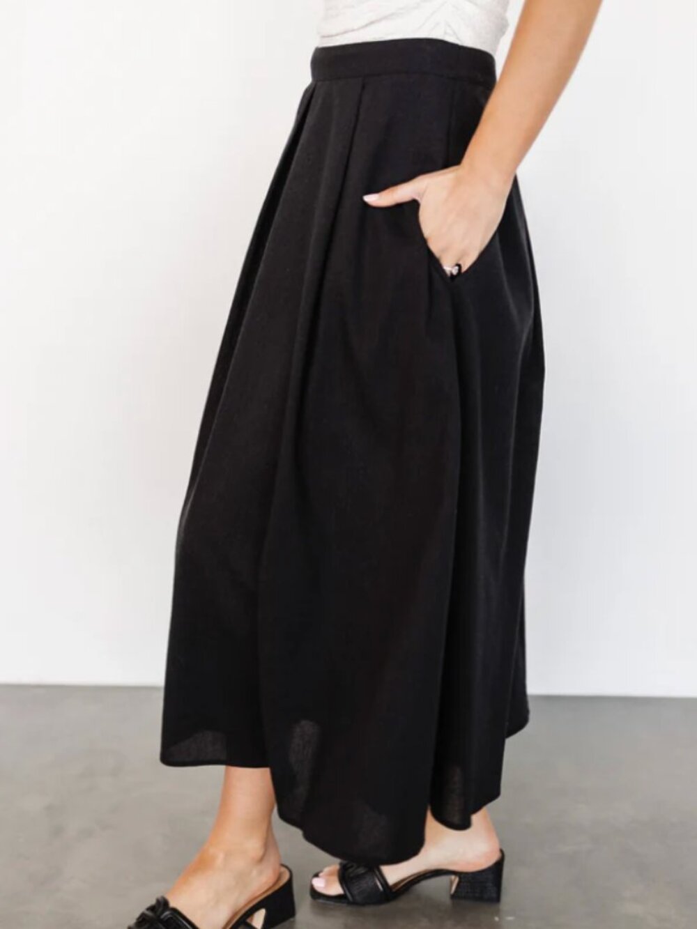 NWT Pleated Black Midi Skirt - Picture 5 of 7